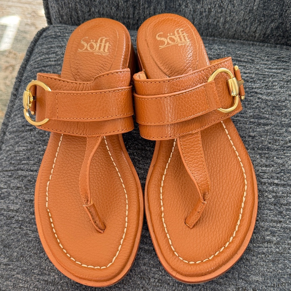 Sofft Brown Leather Sandals - Picture 2 of 7